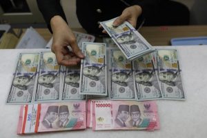 Rupiah Naik Tipis, Kok Bisa?