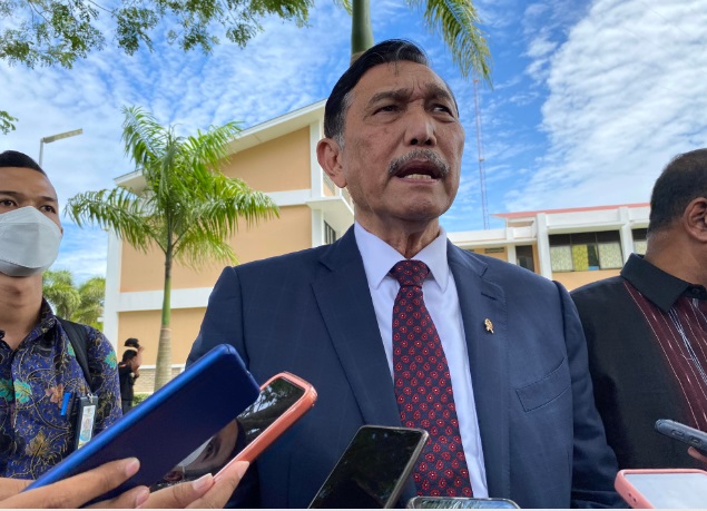 Heboh! Luhut Balas Kritik Pedas Program Makan Gratis